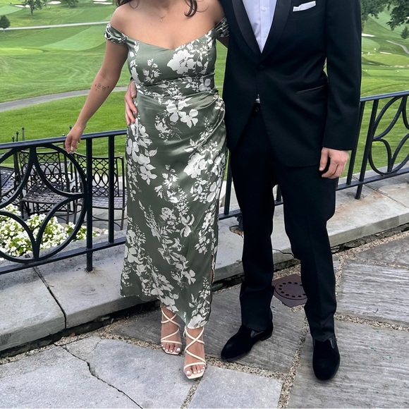 Reformation dress - Picture 2 of 5